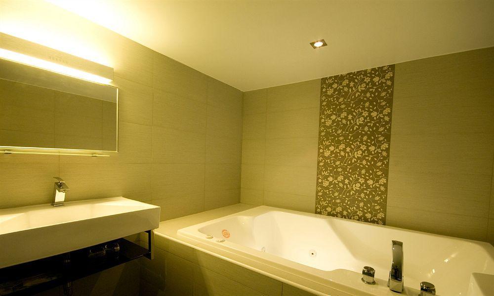 The Riverside Hotel Esthetics Kaohsiung Eksteriør bilde